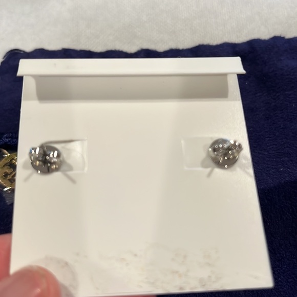 New Tory Burch Logo Fashion Earrings - Picture 3 of 3